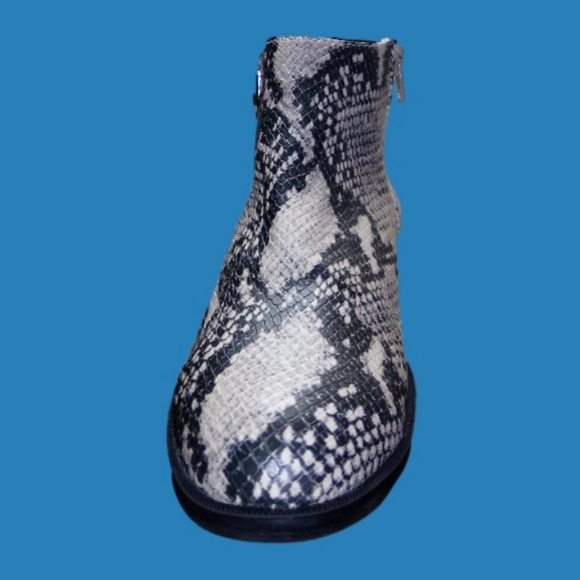 MEMORY foam time and true ankle booties. - Picture 3 of 5